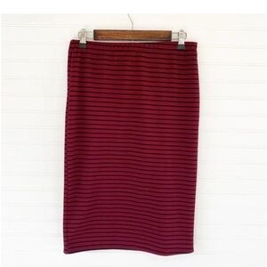 Red Ribbed Knee-Length Pencil Skirt